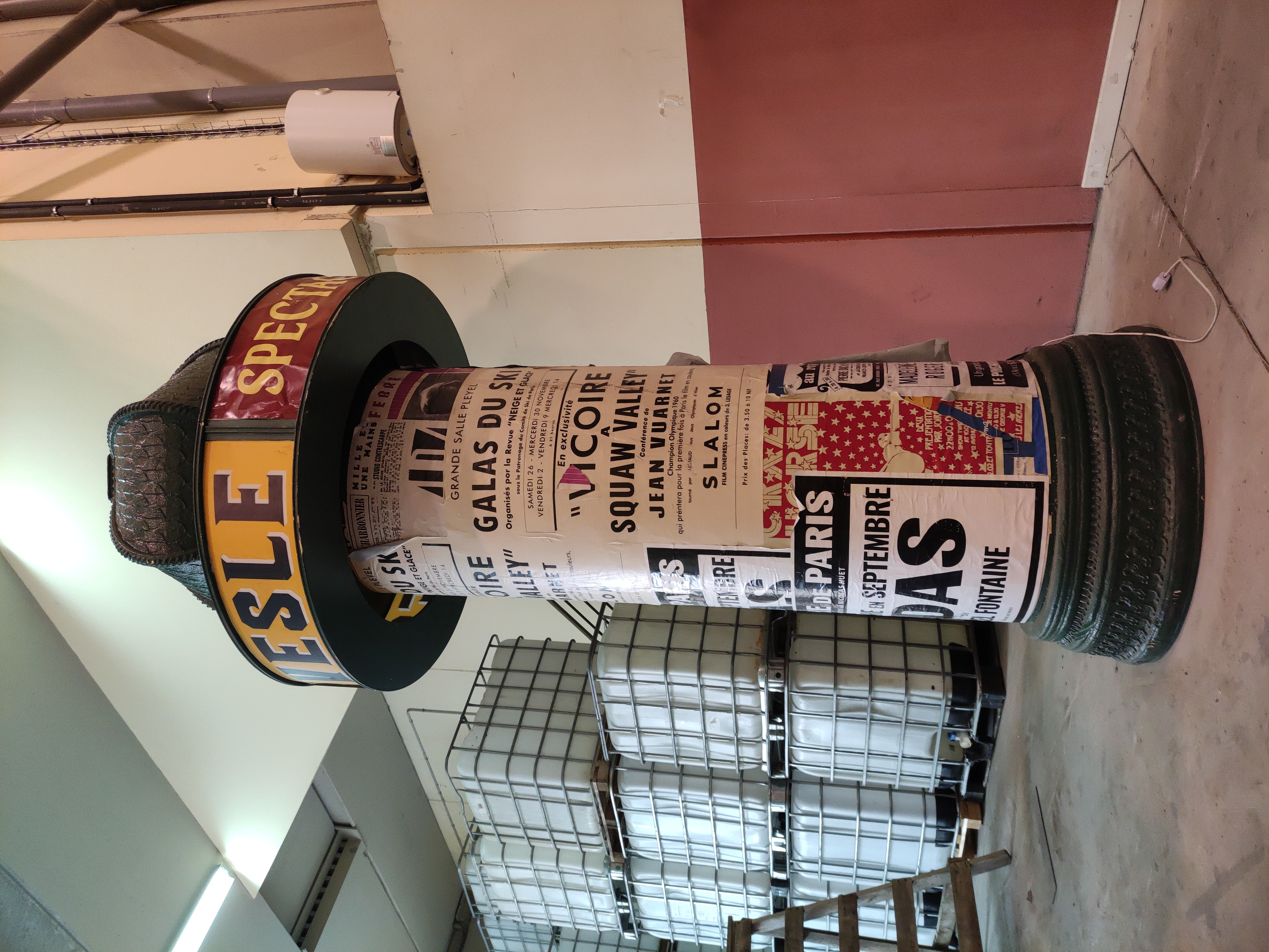 columna publicidad urbano luz francia 268-347x80-146.5 (130eu) 1u